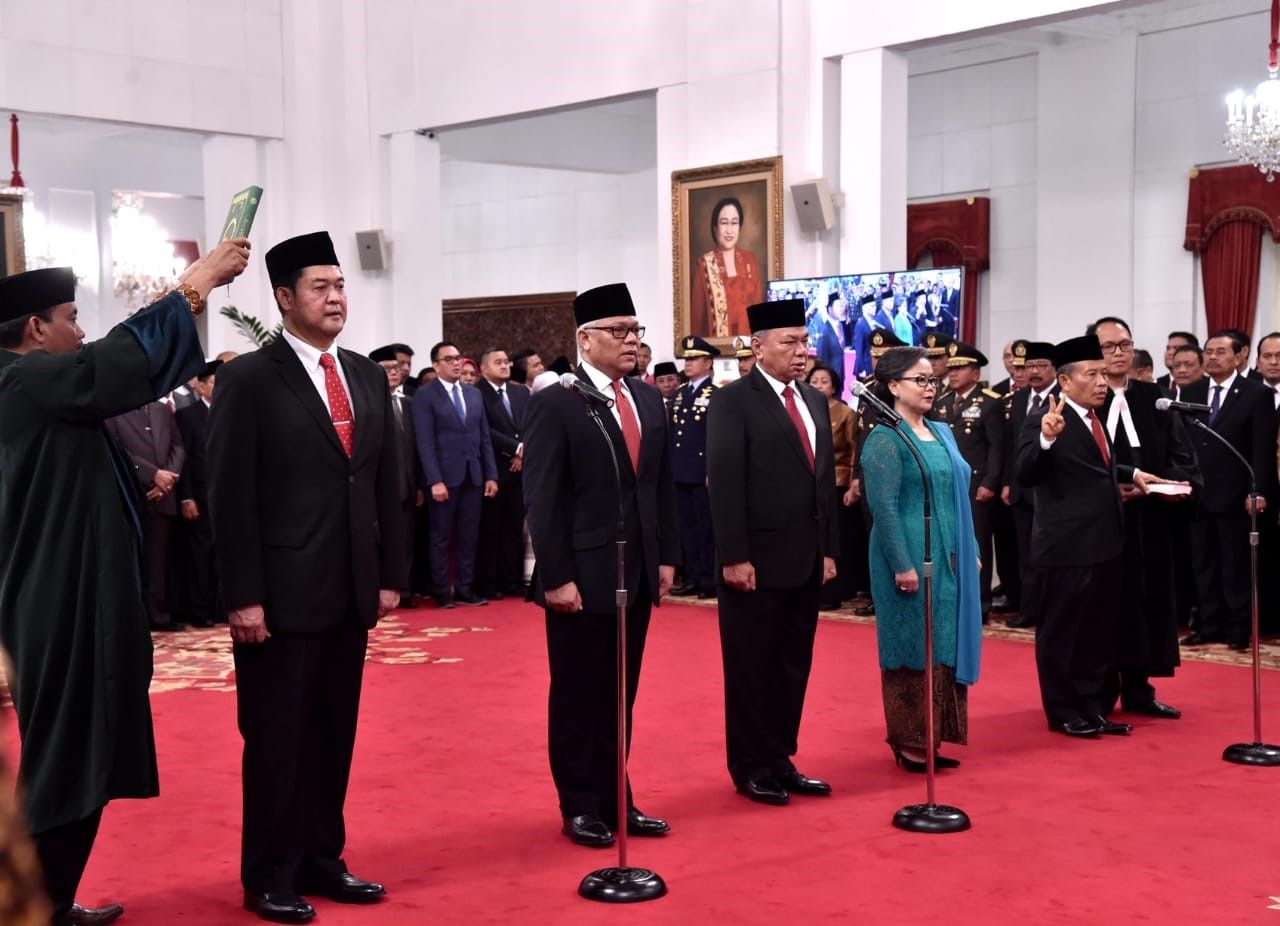 Sejumlah dubes, saat dilantik Presiden Jokowi, di Istana Negara, Kamis (14/2) - Image