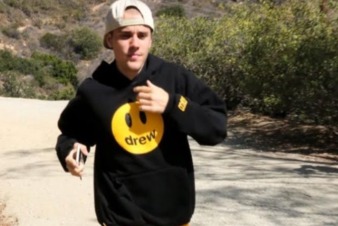 Justin Bieber punya lini fashion bernama Drew House dengan harga yang cukup terjangkau. - Image