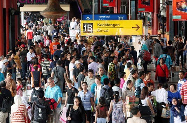 Penumpang bandara. - Image