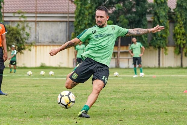 Gelandang Persebaya Surabaya, Damian Lizio - Image