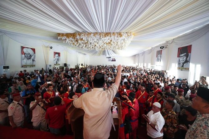 Calon presiden nomor urut 02 Prabowo Subianto menilai tingginya angka kemiskinan di Indonesia merupakan problem struktural yang diakibatkan oleh perilaku elite. - Image