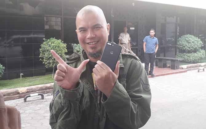 Ahmad Dhani saat di Mapolda Jatim beberapa waktu lalu. - Image