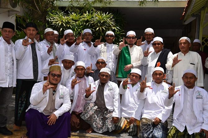 Partai Keadilan Sejahtera (PKS) dan Front Pembela Islam (FPI) Madura solid dukung Prabowo-Sandi, Rabu (27/2). - Image