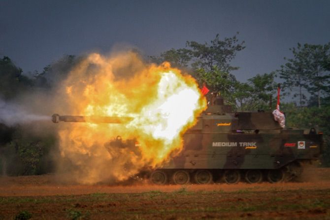 Ilustrasi alutsista: TNI-AD Belanja Kendaraan Taktis dan Amunisi Roket ke Brasil - Image