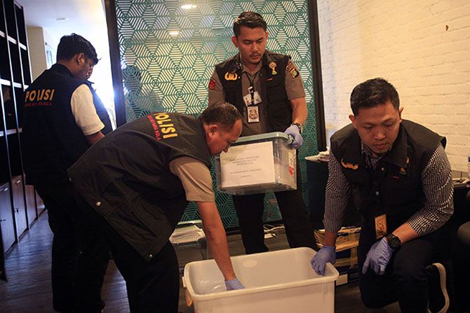 Satgas Antimafia Bola masih harus bertugas mengawasi perjalanan sepak bola Indonesia. - Image