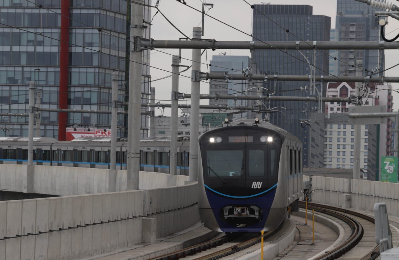 Kereta Ratangga saat dilakukan uji coba publik - Image