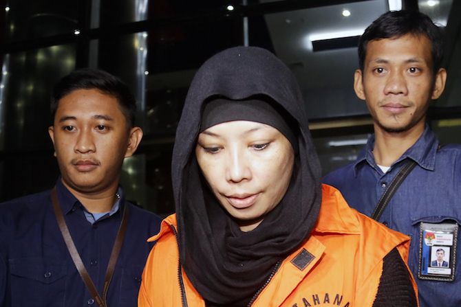 Indung salah satu orang yang ditangkap KPK kini resmi ditahan di Rutan KPK. - Image