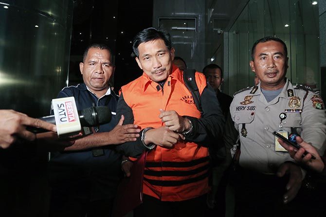 DIBORGOL: Anggota Komisi VI DPR Bowo Sidik Pangarso tersangka kasus suap distribusi pupuk. - Image