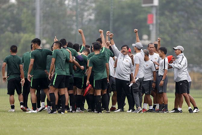 Indra Sjafri ingin Liga 1 lebih memberi kesempatan bermain bagi para pemain U-23. - Image