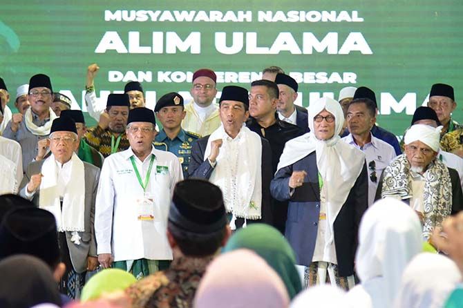 Presiden Jokowi saat menghadiri pembukaan Musyawarah Nasional Alim Ulama dan Konfrensi Besar NU di Banjar, Jawa Tengah, Rabu (27/2). - Image
