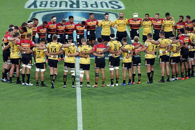 Para pemain Super Rugby Selandia Baru melakukan doa bersama terkait aksi penembakan di Christchurch. - Image