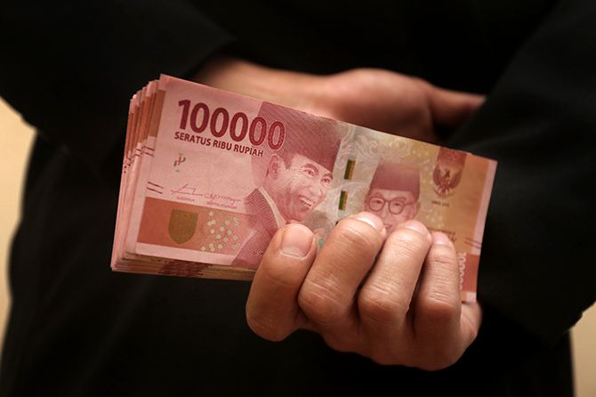 Ilustrasi jual beli jabatan. - Image
