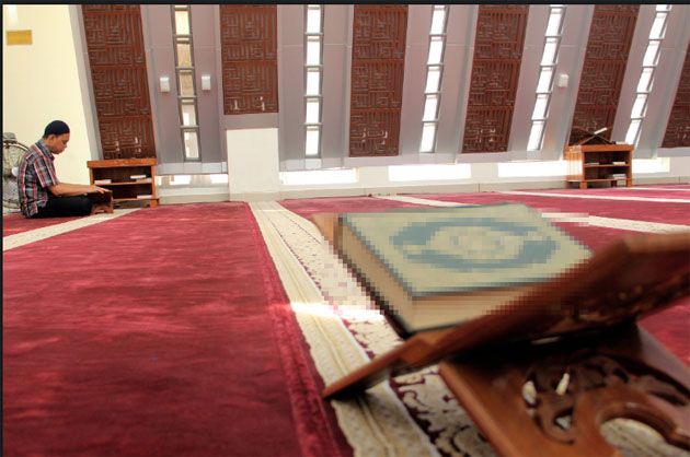 ILUSTRASI: Sebuah Masjid di Desa Buniayu, Kecamatan Tambak, Kabupaten Banyumas, Jawa Tengah, diacak-acak seisi bangunannya oleh orang tak dikenal. - Image