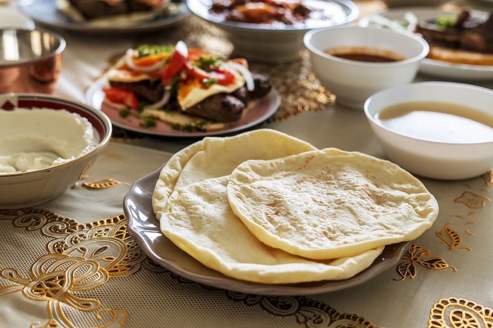 Pemerintah daerah harus terus gencar mempromosikan sentra-sentra kuliner. Ini harus dilakukan supaya masyarakat tahu, kalau mereka mau wisata kuliner tertentu harus ke mana - Image