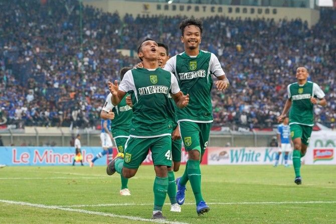 Persebaya diuntungkan dengan dukungan penuh dari Bonek - Image
