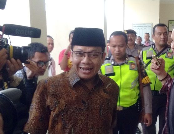 SUAP DAK: Wakil Ketua DPR Taufik Kurniawan menjalani sidang dakwaan di Pengadilan Tindak Pidana Korupsi (Tipikor) Semarang, Rabu (20/3). - Image