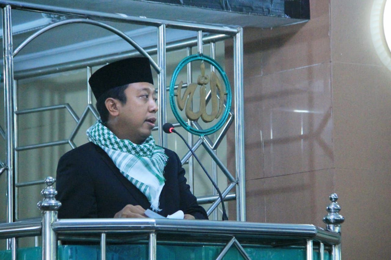 Romahurmuziy ketika masih berkalung sorban. - Image
