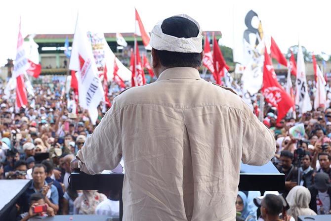 Capres Prabowo Subianto, saat berpidato di depan pendukungnya - Image