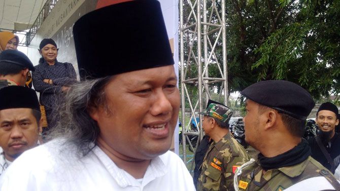 Ulama NU Ahmad Muwafiq atau Gus Muwafiq memberikan keterangan kepada wartawan. - Image