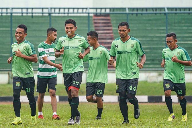 Persebaya akan berusaha memenangkan laga lawan Tira-Persikabo tanpa lewat adu penalti. - Image