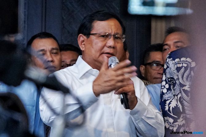 Prabowo Subianto dinilai telah memanipulasi data jumlah pengguna narkoba di Indonesia. TKN menyebut mantan Danjen Kopassus itu sebagai produsen hoaks terbesar di Indonesia. - Image