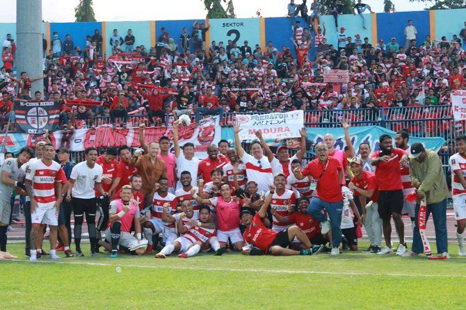 Skuad Madura United diguyur bonus usai mengalahkan Persela di Lamongan - Image