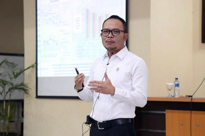 EKS MENTERI KETENAGAKERJAAN HANIF DHAKIRI (JAWA POS) - Image