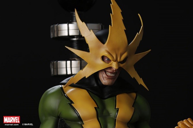 Action figure atau karakter dalam salah satu komik Marvel, Electro. Action figure dengan skala 1:4 ini dibanderol SGD 950 atau setara Rp 9,8 juta (kurs 10.400). (sumber: www.xm-studios.com) - Image