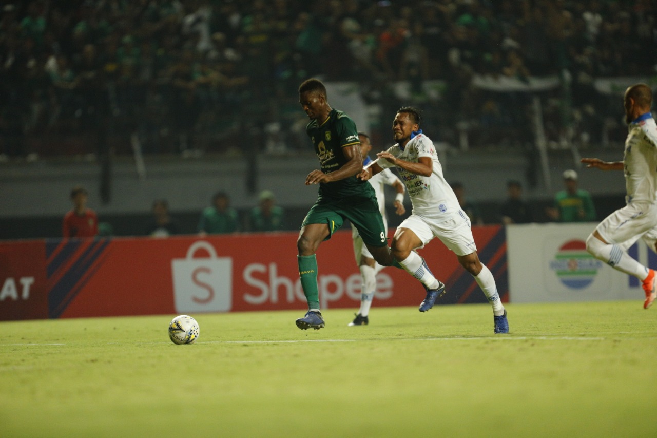 Amido Balde dan Saepulloh. Persebaya Persib - Image