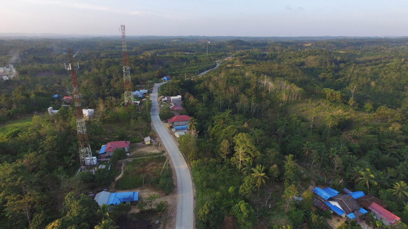 Suasana wilayah Penajam Paser Utara, Kalimantan Timur yang akan menjadi ibu kota baru. (Fuad Muhammad/Kaltim Post) - Image