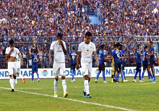OR Ruben Sanadi persebaya vs arema fc 2 angger - Image