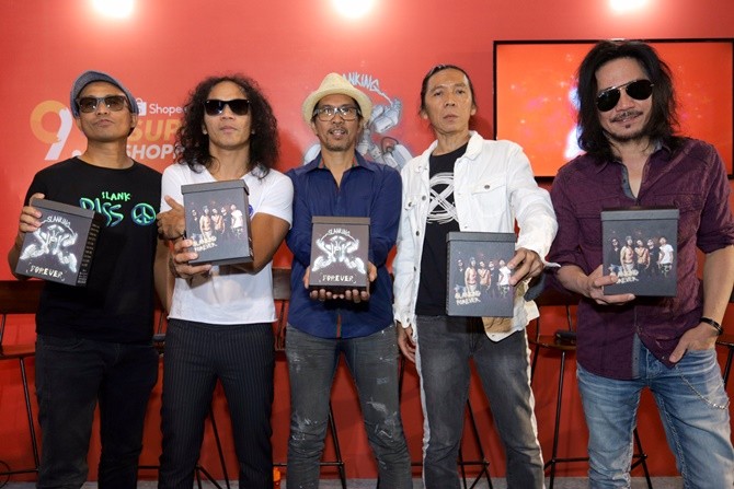 Para personil band SLANK Ivanka, Kaka, Ridho, Bimbim, Abdee saat Jumpa Pers di Jakarta, Kamis (22/8/2019). Slank kembali meluncurkan album barunya yang ditandai sebagai - Image