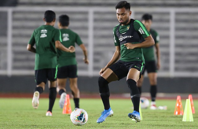 Saddil Ramdani ketika mengikuti latihan Timnas Indonesia di Stadion Madya Senayan, Selasa 3/9/19. Indonesia akan menjamu Malaysia pada babak kualifikasi Piala Dunia 2022 di SUGBK pada 5 September besok. Foto: Chandra Satwika/Jawa Pos. - Image