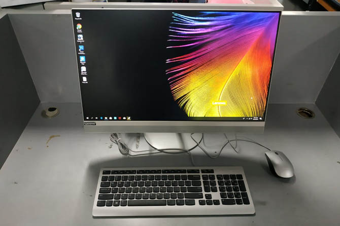 Perangkat All-in-One PC Lenovo IdeaCentre AIO 520. (Fadhil Al Birra/JawaPos.com)