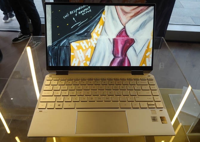 Laptop HP Spectre x360 terbaru. (Rian Alfianto/JawaPos.com) - Image