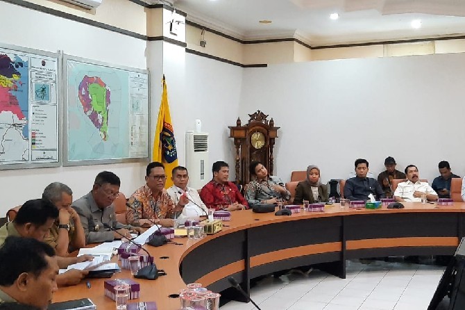 Komite II DPD RI melakukan kunjungan ke Kota Tarakan, Kalimantan Utara guna menyerap aspirasi masyarakat di Kota Tarakanmengenai isu di bidang lingkungan hidup yakni pengelolaan sampah. (DPD for JawaPos.com) - Image