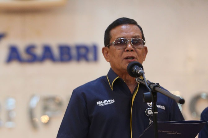 Direktur Utama PT Asuransi Sosial Angkatan Bersenjata Republik Indonesia (Persero) atau Asabri Sonny Widjaja memberikan penjelasan selama tiga menit mengenai beredarnya kasus korupsi Asabri di Jakarta, Kamis (16/1). Asabri membantah kabar mengenai adanya - Image