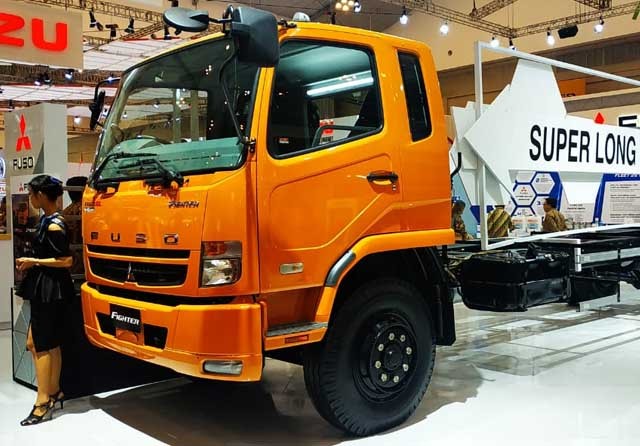 Truk Fuso - Image