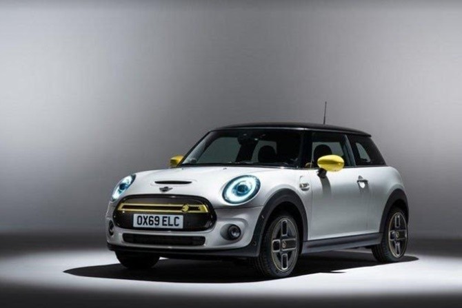 Ilustrasi: Mobil listrik Mini. (Carscoops). - Image