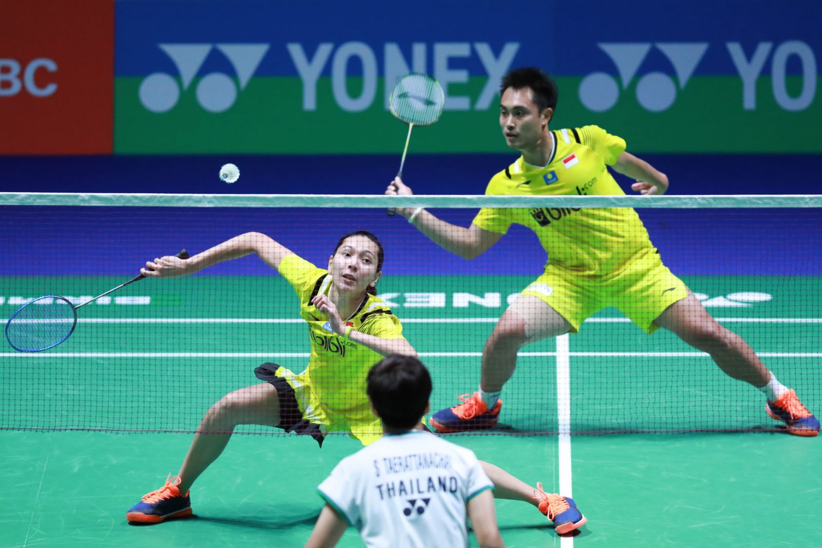 Hafiz Faizal/Gloria Emanuelle Widjaja saat berlaga di perempat final All England 2020. (Nafielah Mahmudah/PP PBSI). - Image