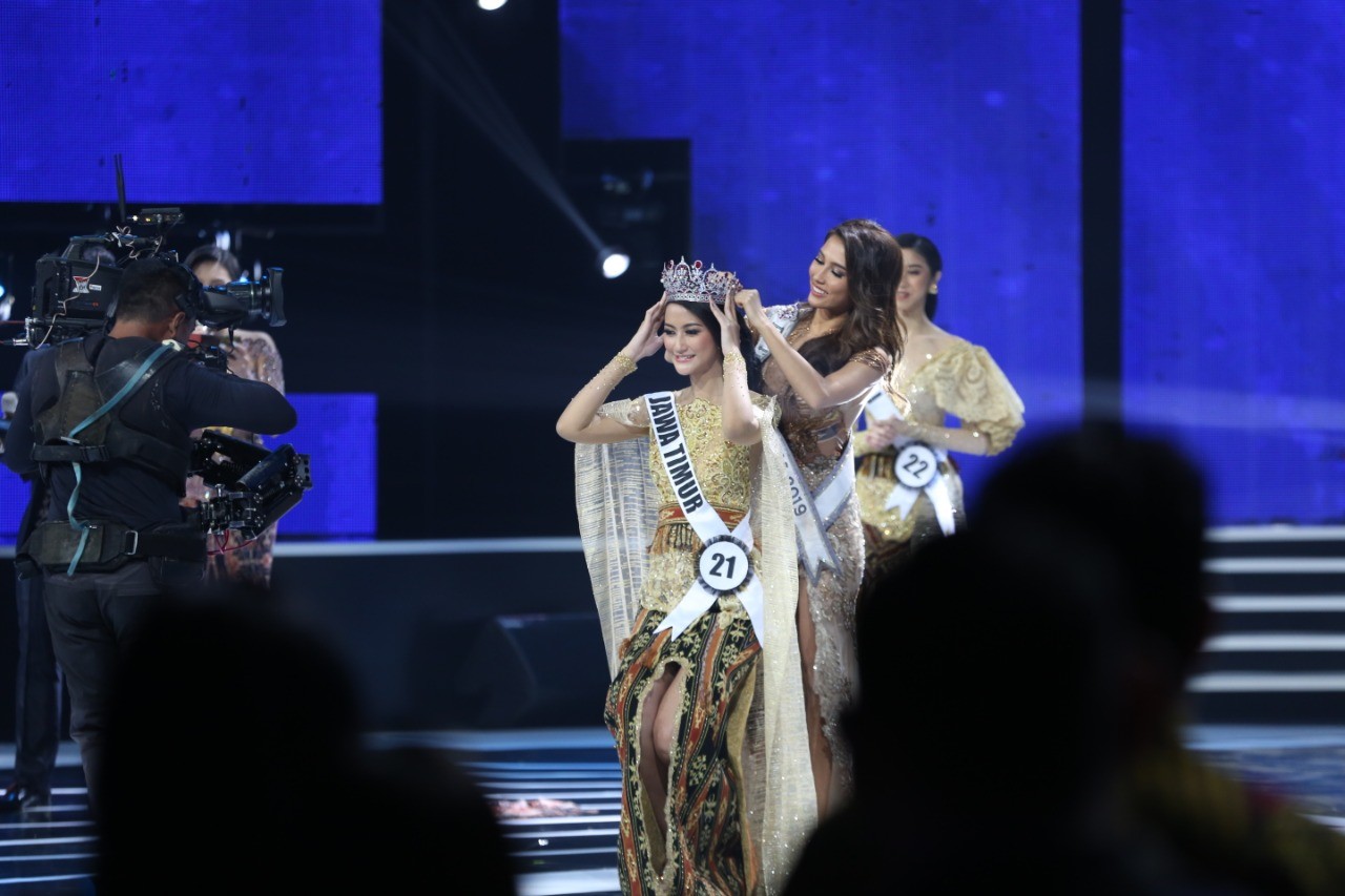 Ayu Maulida Putri memenangkan kompetisi kecantikan Puteri Indonesia 2020 dan akan mewakili Indonesia di ajang Miss Universe 2020./istimewa - Image