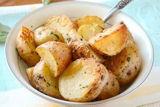 Ganti nasi dengan kentang (Getty Images) - Image