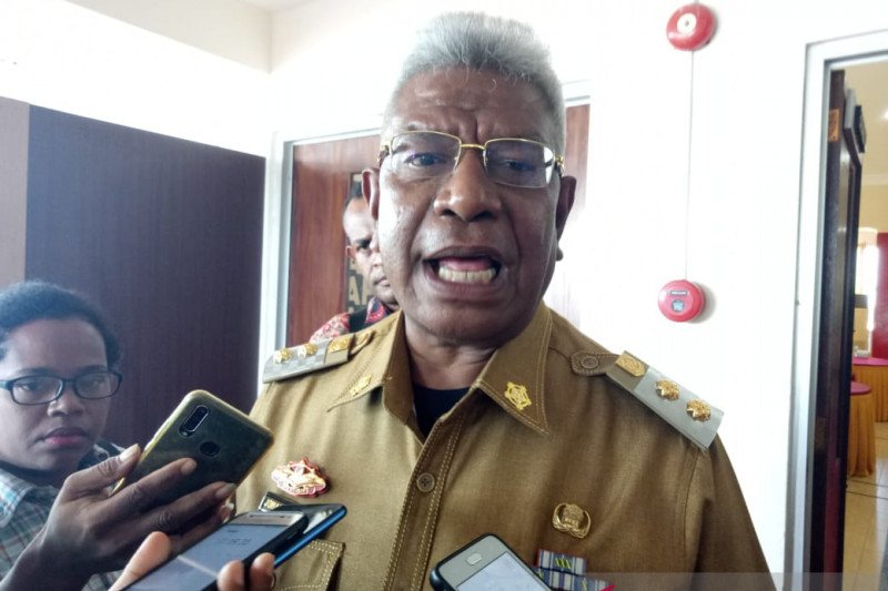 Wakil Bupati Mimika Johannes Rettob khawatir terjadi penularan Covid-19 di satu sekolah dasar di Sempan, Timika. Evarianus Supar/Antara - Image