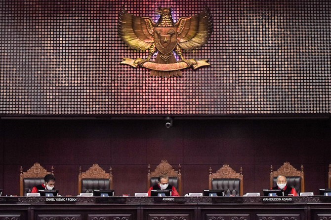 Indonesia Nomor 1 Tahun 2020 di Mahkamah Konstitusi, Jakarta, Selasa (28/4/2020). Sidang yang beragendakan pemeriksaan pendahuluan tersebut membahas tentang kebijakan keuangan negara dan stabilitas keuangan untuk penanganan pandemi Corona Virus Disease 20 - Image