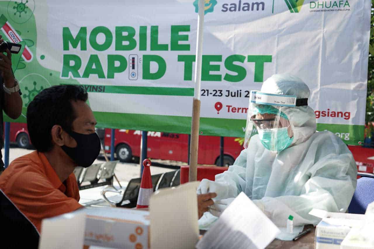 Kegiatan Tes Covid Mobile Dompet Dhuafa-Tokopedia dimulai di Surabaya dan wilayah Jawa Timur lainnya, Rabu (22/7) dioperatori tim Dompet Dhuafa Jawa Timur bersama pemerintahan daerah setempat. Kegiatan akan berlanjut dengan total memeriksa kaum Dhuafa di - Image