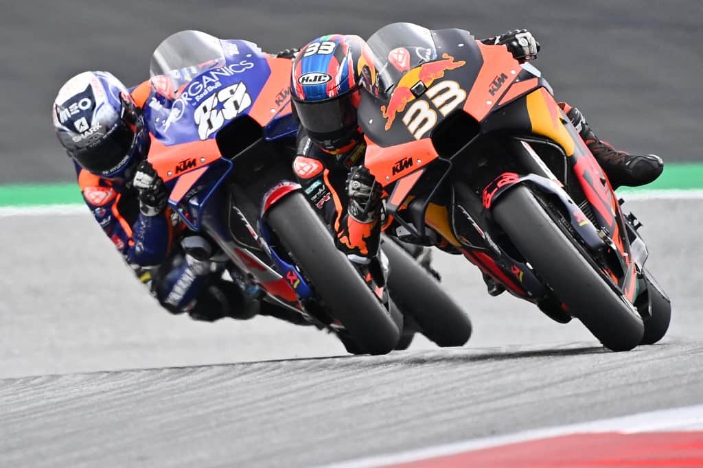 Red Bull KTM Factory Racing´s South African Brad Binder (R) and Red Bull KTM Tech 3 - Image