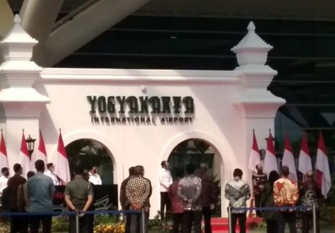 Presiden Joko Widodo meresmikan Bandara Internasional Yogyakarta. Sutarmi/Antara - Image