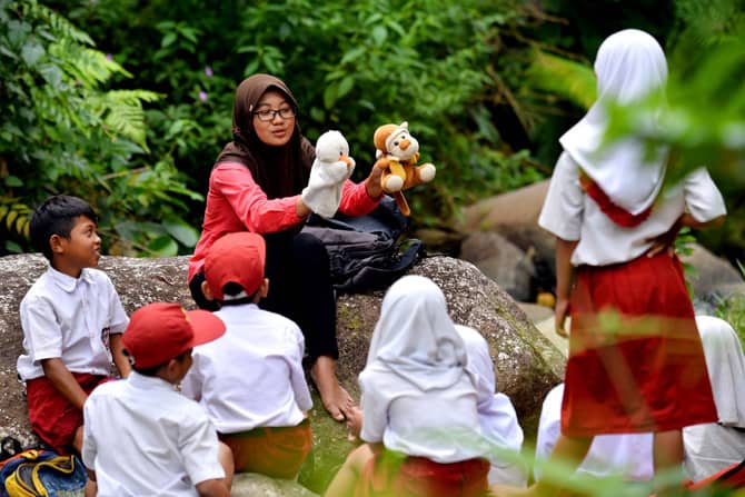 EDUKASI: Penguatan karakter dilakukan melalui restorasi pendidikan karakter di sekolah, lingkungan keluarga, maupun masyarakat. - Image