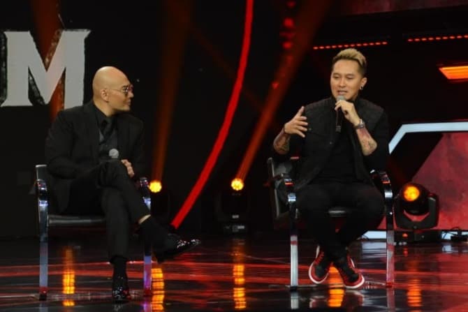 Demian dan Deddy Corbuzier akan tampil head to head di Pentagram Magic Reunion. Masing-masing akan menunjukkan aksi sulap yang biasa mereka bawakan. (Istimewa) - Image