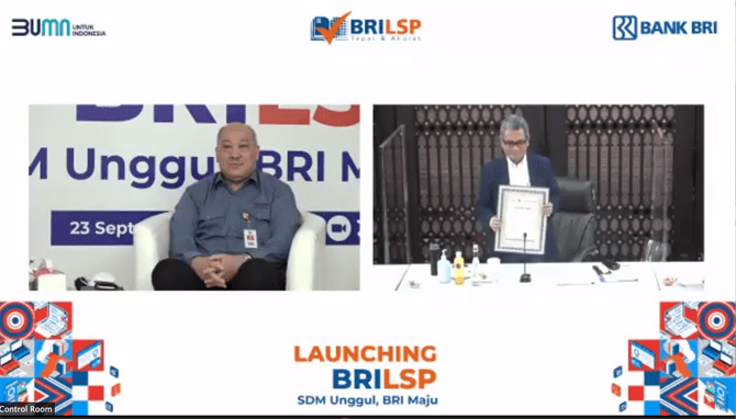 Direktur Utama Bank BRI Sunarso (kanan) dalam launching BRILSP secara daring di Jakarta, Rabu (23/9). - Image
